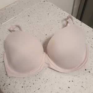 Pink Victoria Secret baby pink bra lightly lined